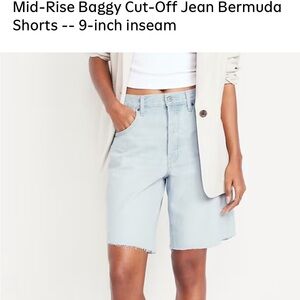 Mid-Rise Baggy Cut-Off Jean Bermuda Shorts in Light Blue. Sz 14